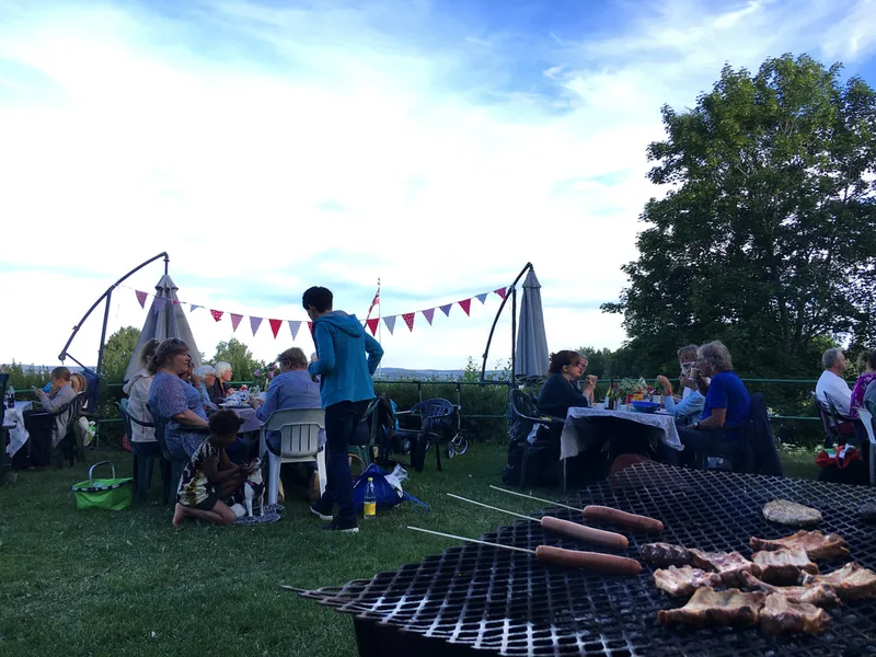 Grillen glødet og folk koste seg